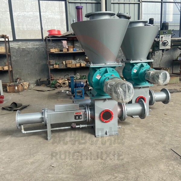 料封泵的密封件多久更換一次？